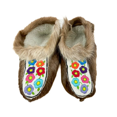 Caribou leg embroidered Moccasins (W7)