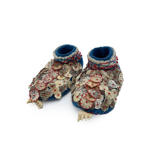 Chaussures pour un enfant qui n’existe pas /Shoes for a Child Who Does Not Exist