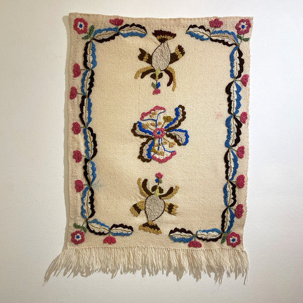Susurros De Los Archivos / Whispers From The Archives (Traditional Moth Motif)