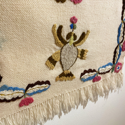 Susurros De Los Archivos / Whispers From The Archives (Traditional Moth Motif)