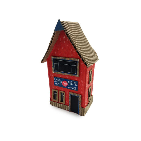 Tiny cardboard house N8